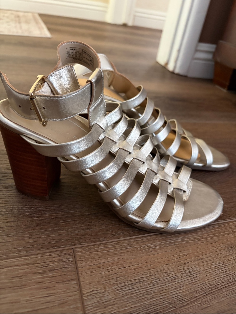 Vionic Metallic Silver Strappy Gladiator Sandals with Ankle Buckle